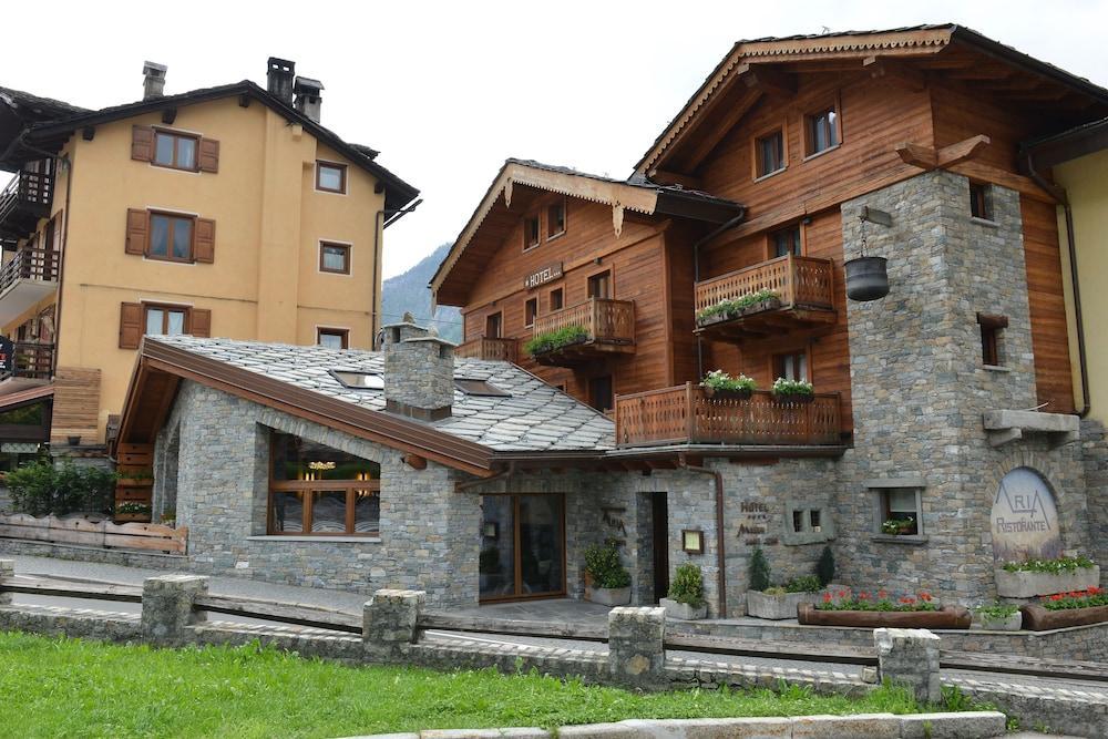 Hotel Maison Saint Jean Courmayeur Eksteriør bilde