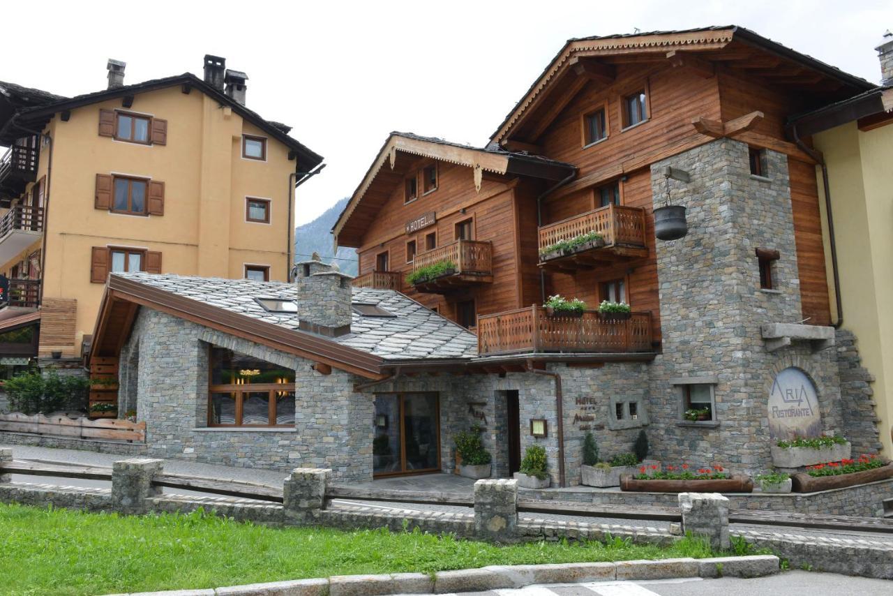 Hotel Maison Saint Jean Courmayeur Eksteriør bilde