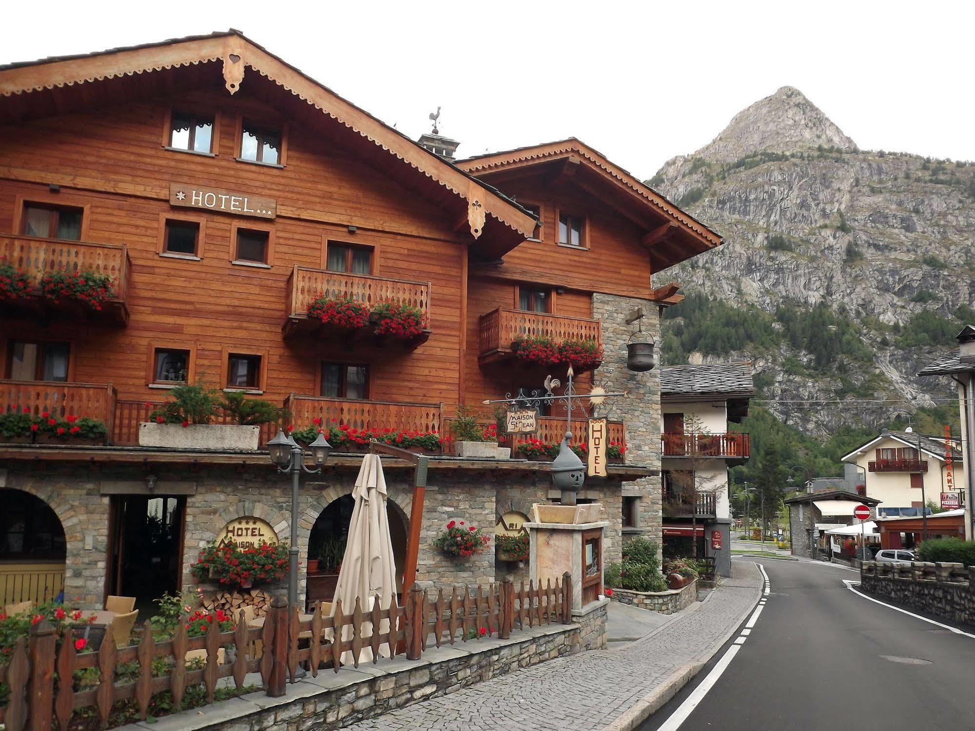 Hotel Maison Saint Jean Courmayeur Eksteriør bilde